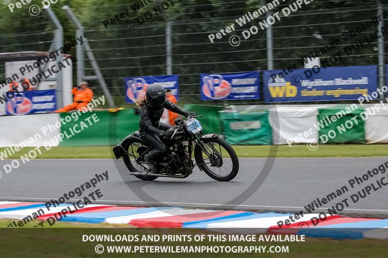 Vintage motorcycle club;eventdigitalimages;mallory park;mallory park trackday photographs;no limits trackdays;peter wileman photography;trackday digital images;trackday photos;vmcc festival 1000 bikes photographs